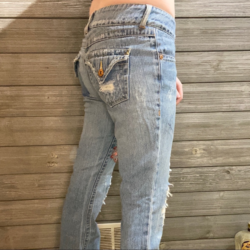 Squeeze Jeans | Flower embroidered | Flared | Rips - Picture 3 of 4